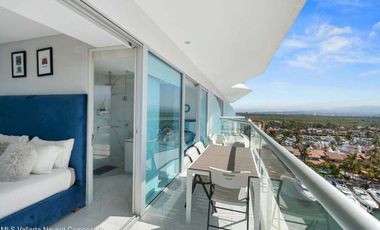 Departamento con vista al mar en Marina Vallarta, piso 10
