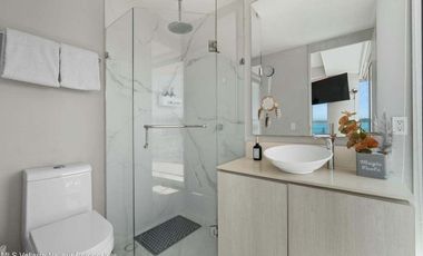 Departamento con vista al mar en Marina Vallarta, piso 10