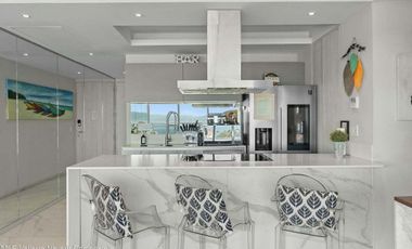 Departamento con vista al mar en Marina Vallarta, piso 10