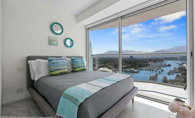 Departamento con vista al mar en Marina Vallarta, piso 10
