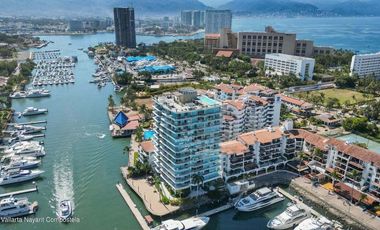 Departamento con vista al mar en Marina Vallarta, piso 10