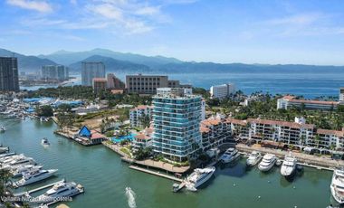 Departamento con vista al mar en Marina Vallarta, piso 10