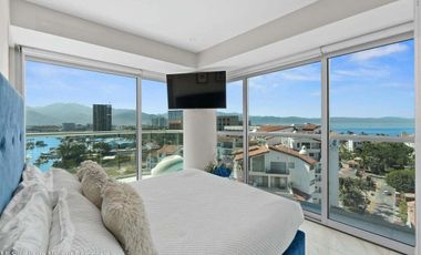Departamento con vista al mar en Marina Vallarta, piso 10