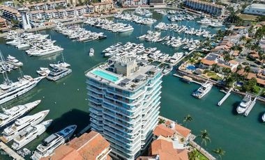 Departamento con vista al mar en Marina Vallarta, piso 10