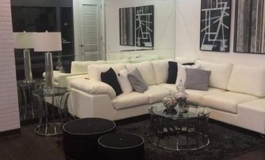 1 Bedroom Unit at Trump Tower, Makati City with Parking For Sale