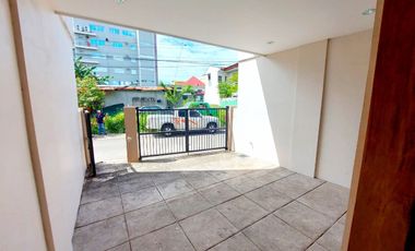 FOR SALE COMMERCIAL / RESIDENTIAL SUCAT PARAÑAQUE TOWNHOUSES