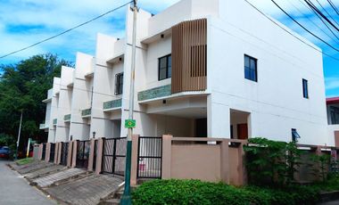 FOR SALE COMMERCIAL / RESIDENTIAL SUCAT PARAÑAQUE TOWNHOUSES