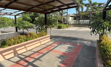 Townhouse for sale at Victoria Park Executive Infront of SM Southmall