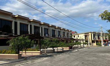 Townhouse for sale at Victoria Park Executive Infront of SM Southmall