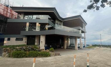 For Sale 3 Storey Luxury House in Tagaytay