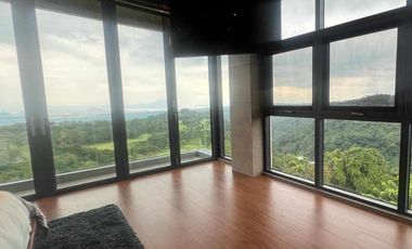 For Sale 3 Storey Luxury House in Tagaytay