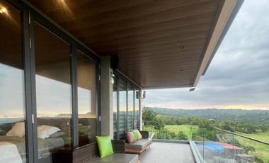 For Sale 3 Storey Luxury House in Tagaytay