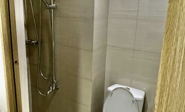 Shore Tower A Pasay: Studio Condominium with Balcony for Rent
