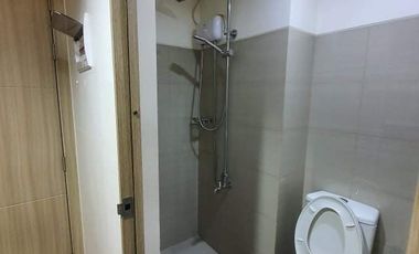 Shore Tower A Pasay: Studio Condominium with Balcony for Rent