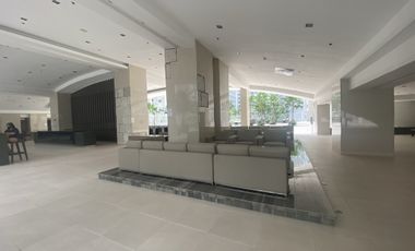 Shore Tower A Pasay: Studio Condominium with Balcony for Rent