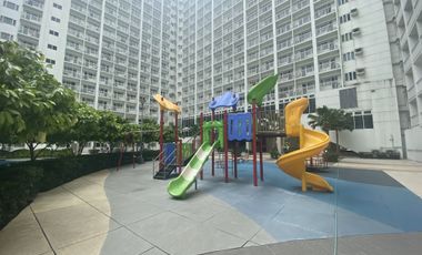 Shore Tower A Pasay: Studio Condominium with Balcony for Rent