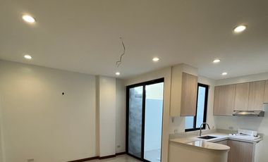 Brand New Townhouse in Barangay Sun Valley, Parañaque For Sale