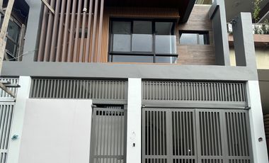 Brand New Townhouse in Barangay Sun Valley, Parañaque For Sale