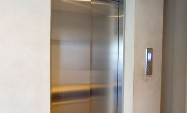 Mandaluyong Office Building Semi Furnished w/ Roofdeck For Sale SD