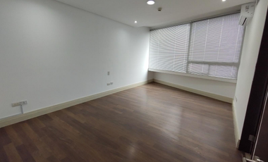 OFICINA RENTA PLAZA 02  145 M2