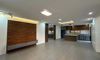 3 Bedroom House w/ maid's room for Sale in Savannah Subd. Angeles City Pampanga