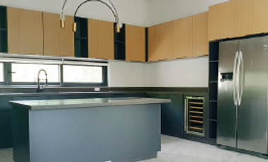 3Storey with 5BR Brand New House for Rent  in Manila Southwoods, Carmona Cavite