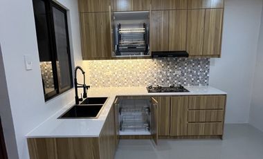 METROPOLIS EAST LUXERY HOME ANGONO