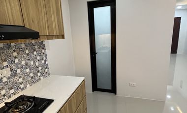 METROPOLIS EAST LUXERY HOME ANGONO