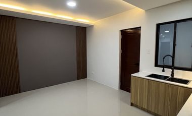 METROPOLIS EAST LUXERY HOME ANGONO