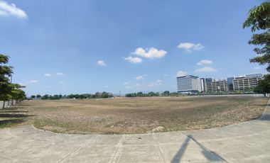 2,200 sqm lot inside Clark Global City best for drive thru concepts for lease