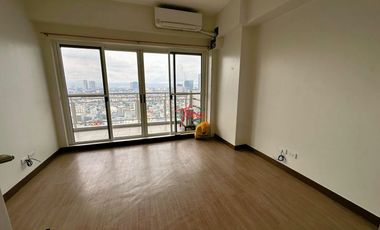 3 SEMI FURNISHED BEDROOM AT BRIO TOWER FOR LEASE