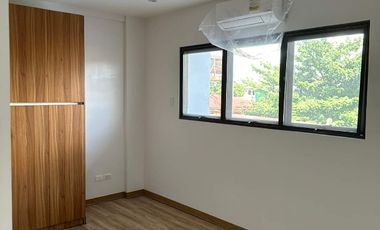 5 Bedroom Townhouse For Sale in Sta. Mesa Manila