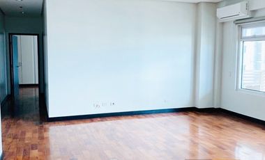 one serendra  2 br penthouse at  mahogany tower for rent