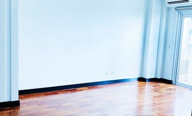 one serendra  2 br penthouse at  mahogany tower for rent