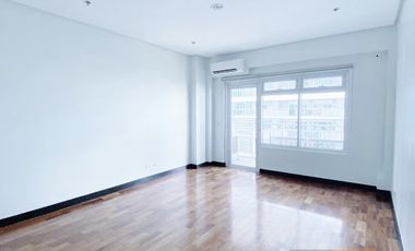 one serendra  2 br penthouse at  mahogany tower for rent