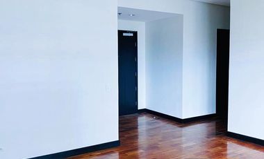 one serendra  2 br penthouse at  mahogany tower for rent