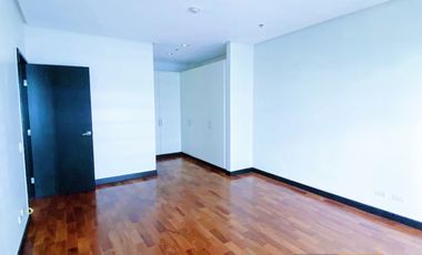 one serendra  2 br penthouse at  mahogany tower for rent
