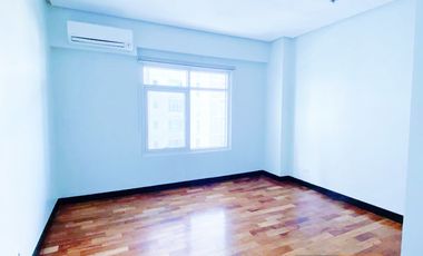 one serendra  2 br penthouse at  mahogany tower for rent