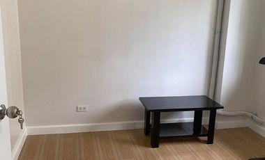 Semi-furnished 1BR Forbeswood Heights BGC Taguig condo 1 Bedroom for Lease