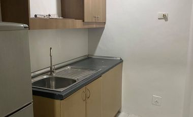 Semi-furnished 1BR Forbeswood Heights BGC Taguig condo 1 Bedroom for Lease