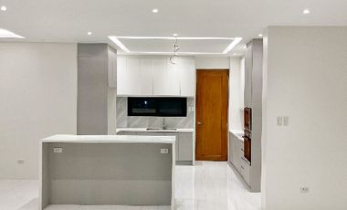 FOR SALE: Brand New 5 Bedroom House in Tahanan near Makati