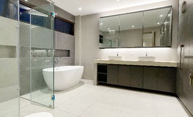 FOR SALE: Brand New 5 Bedroom House in Tahanan near Makati