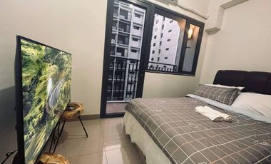 FOR SALE: One Bedroom Condominium Unit with Balcony in Shore 2 Residences