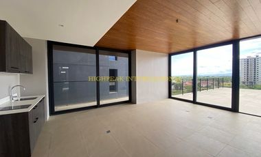 FOR RENT: Spacious Studio with Massive Common Balcony – THE REEF, Mactan
