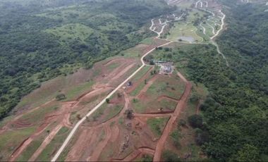 For Sale: Studio Unit at Camaya Coast Golf Villas in Mariveles City, Bataan