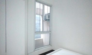 For Sale Semi Furnished 42SQ 2BR Condo unit at Sun Valley Parañaque