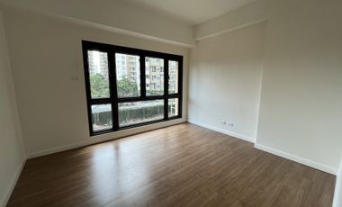 For Sale: 3BR Garden Bi-Level at East Bay