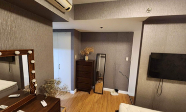 91 sqm 2 Bedrooms Loft w/ Parking in The Grove by Rockwell, Pasig City