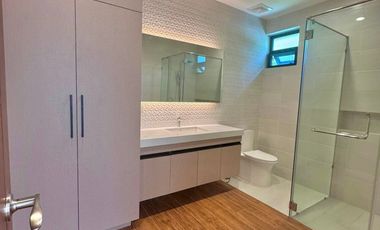 FOR RENT: BRAND NEW MODERN HOUSE WITH SWIMMING POOL NEAR CLARK PAMPANGA