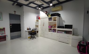 For Sale: Fully Furnished Industrial and Elegant 3 Storey home, San Fernando